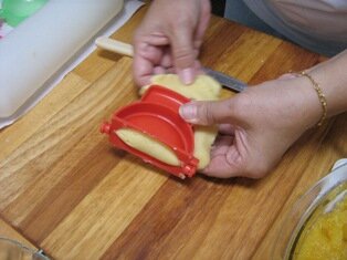 Using a cutter for Jam Puffs