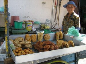 Street vendor selling cuk kodok