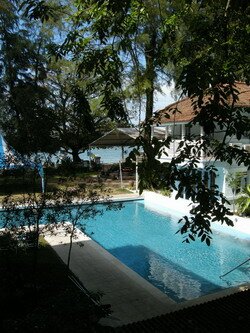 Swimming pool in Penang Lone Pine Hotel