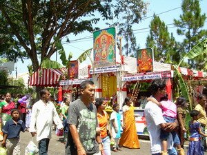 walking along panthals in thaipusam penang