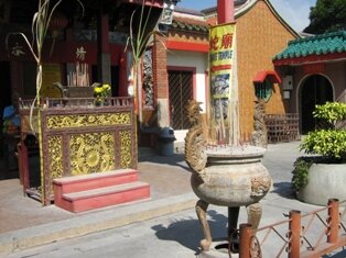 Heavenly God Altar in Snake Temple